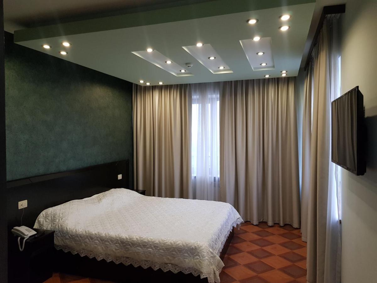 Hotel Grand Hills à Erévan Extérieur photo
