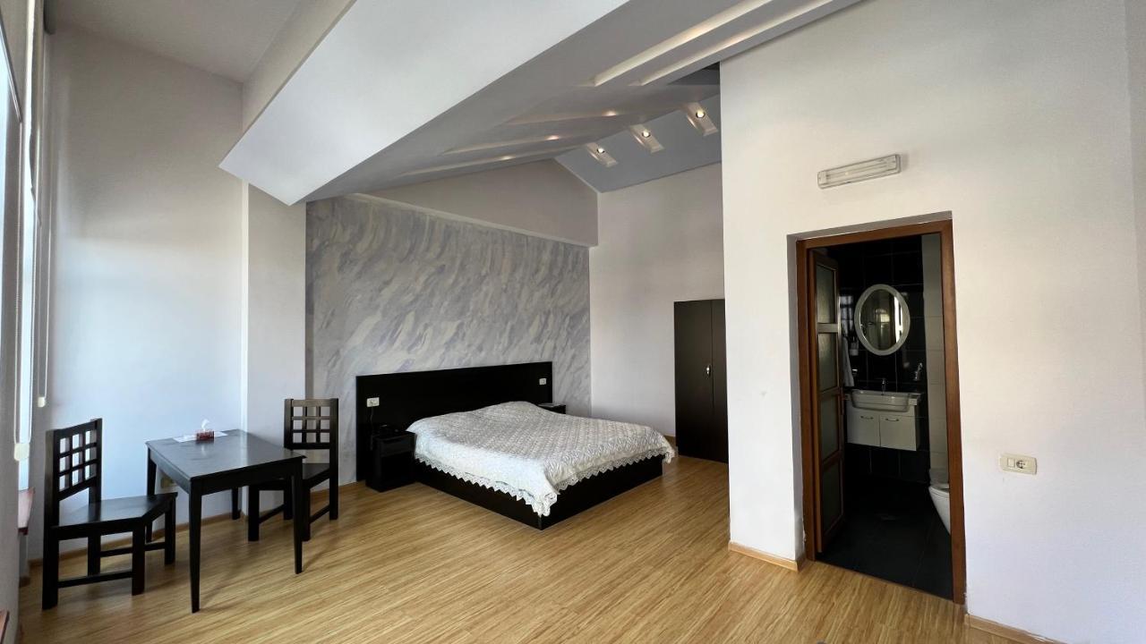 Hotel Grand Hills à Erévan Extérieur photo