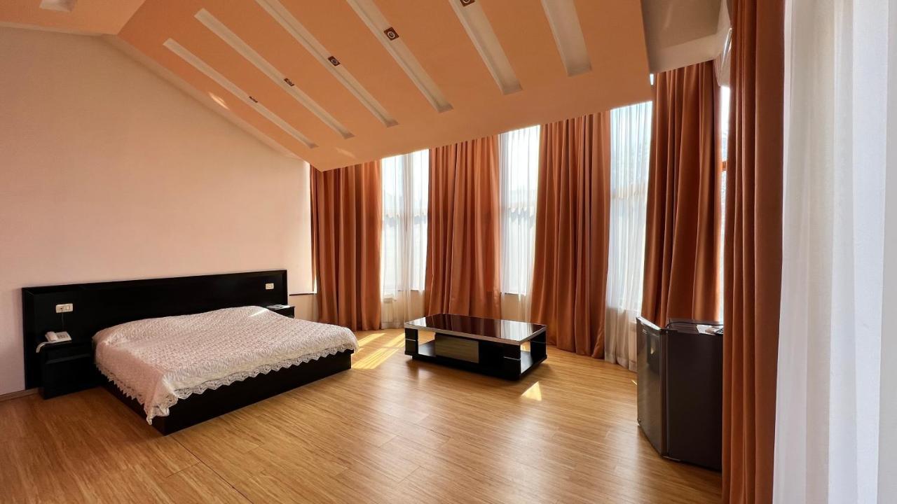 Hotel Grand Hills à Erévan Extérieur photo