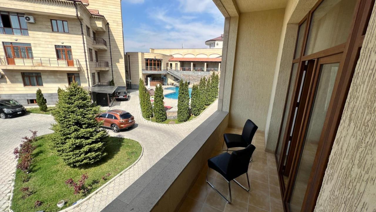 Hotel Grand Hills à Erévan Extérieur photo